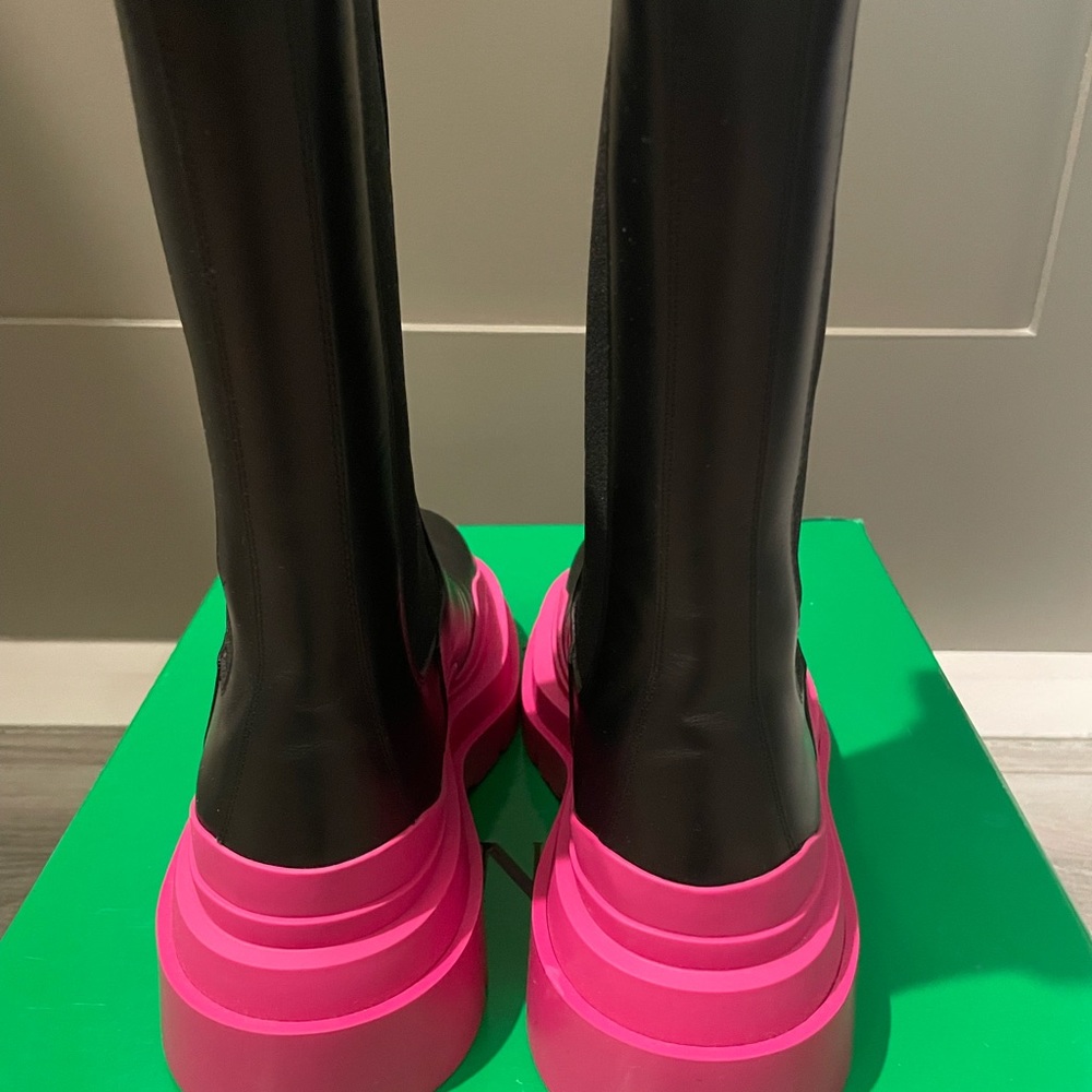 Authentic Bottega Veneta Boots - Picture 4 of 6